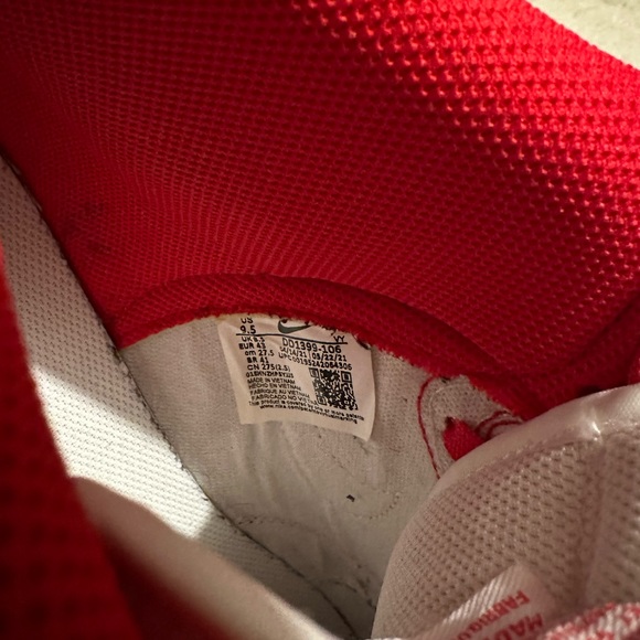 Nike Dunk High University Red - Picture 3 of 9